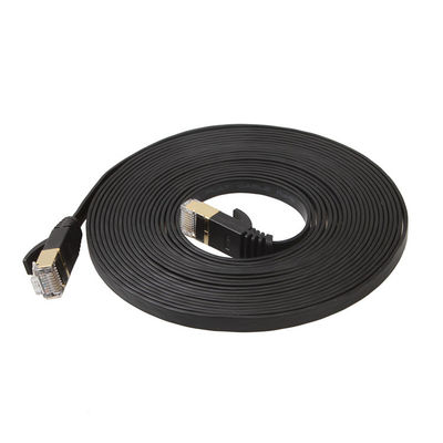 Praktisches schwarzes flaches Cat6-Ethernet-Kabel mit goldgeschirmten Snagless-Rj45-Anschlüssen